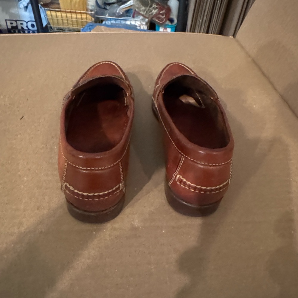 COLE HANN LEATHER LOAFERS SIZE 7
Women’s Nice Condition! - Picture 3 of 11